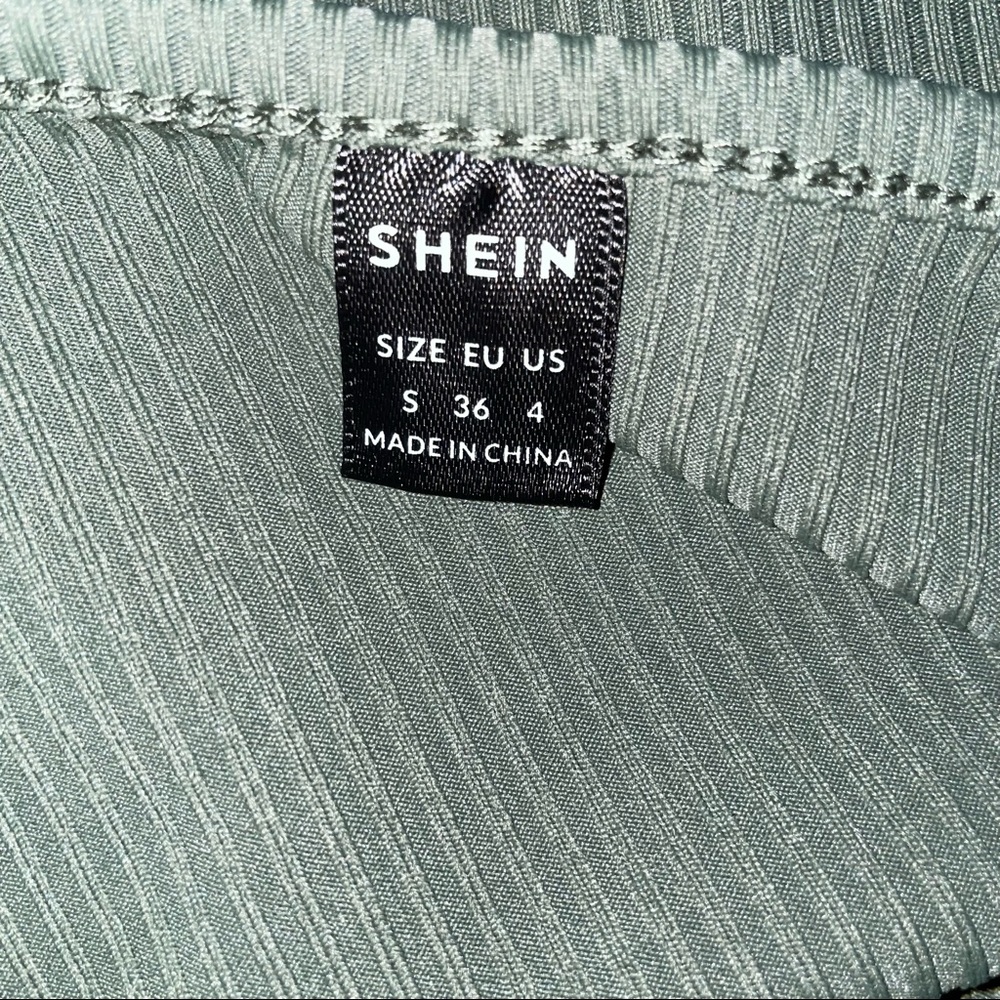 SHEIN CROP CAMI TOPSMALL - Picture 3 of 4
